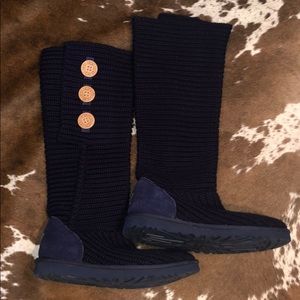 UGG Classic Cardy Navy blue. Size 8